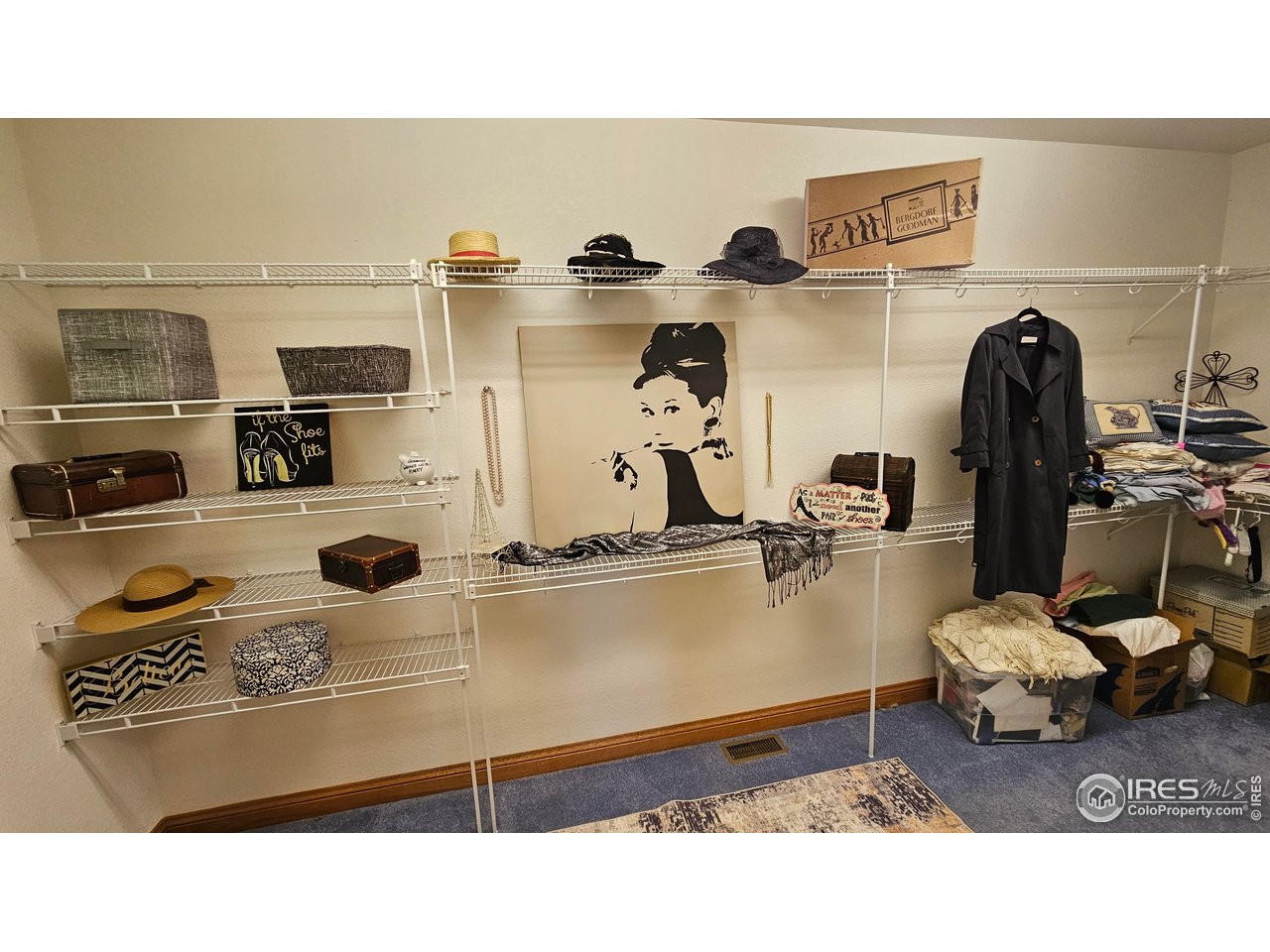 17606 County Road Q Fort Morgan, CO 80701 - Photo 11 of 37 a living room with furniture