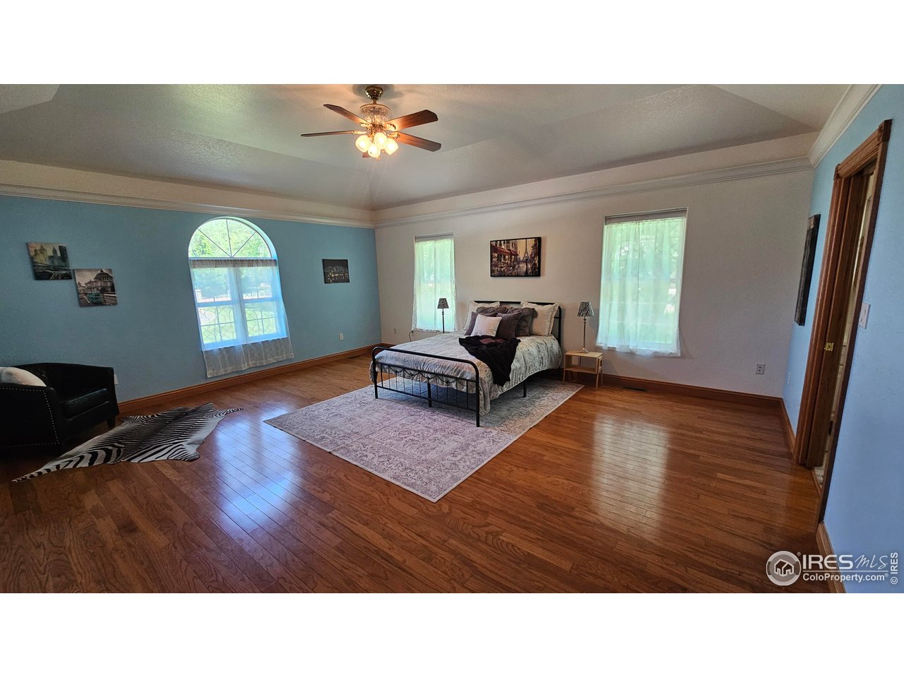 17606 County Road Q Fort Morgan, CO 80701 - Photo 5 of 37 a living room with furniture and a large window