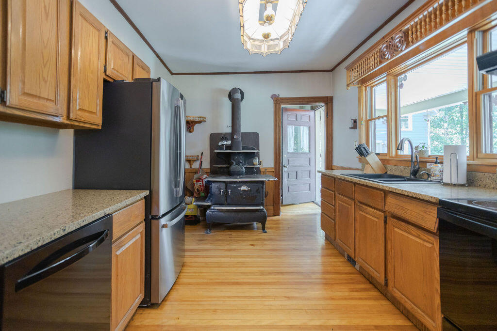 72 Main Street Peru, ME 04290 - Photo 6 of 92 taylor-kaminsky-photo-87