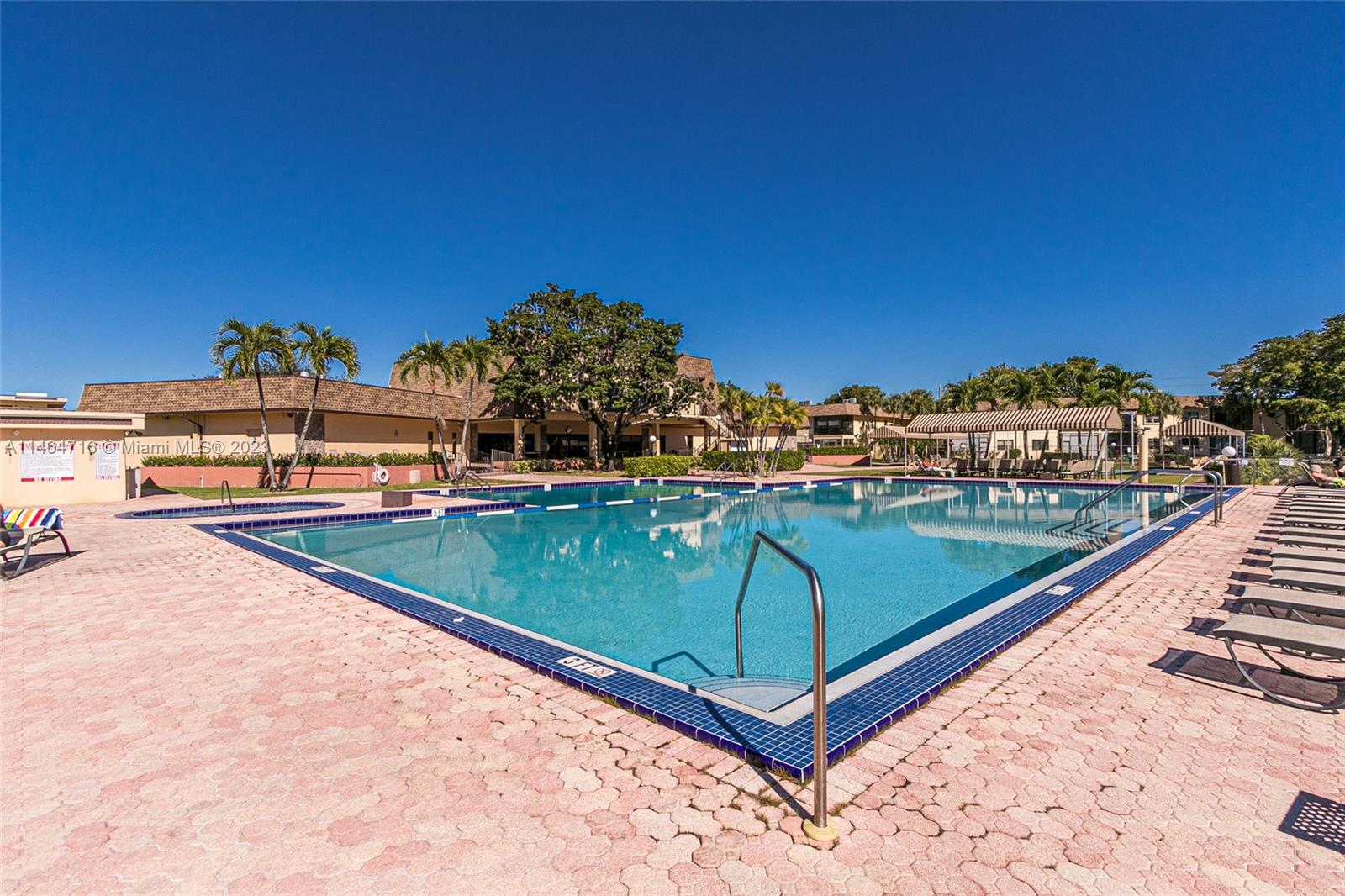 250 Gate Road, Unit 255 Hollywood, FL 33024 - Photo 9 of 43 Gallery Image 9