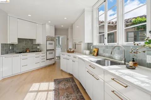 $5,495,000 | 10 Muir Avenue, Piedmont, CA 94610