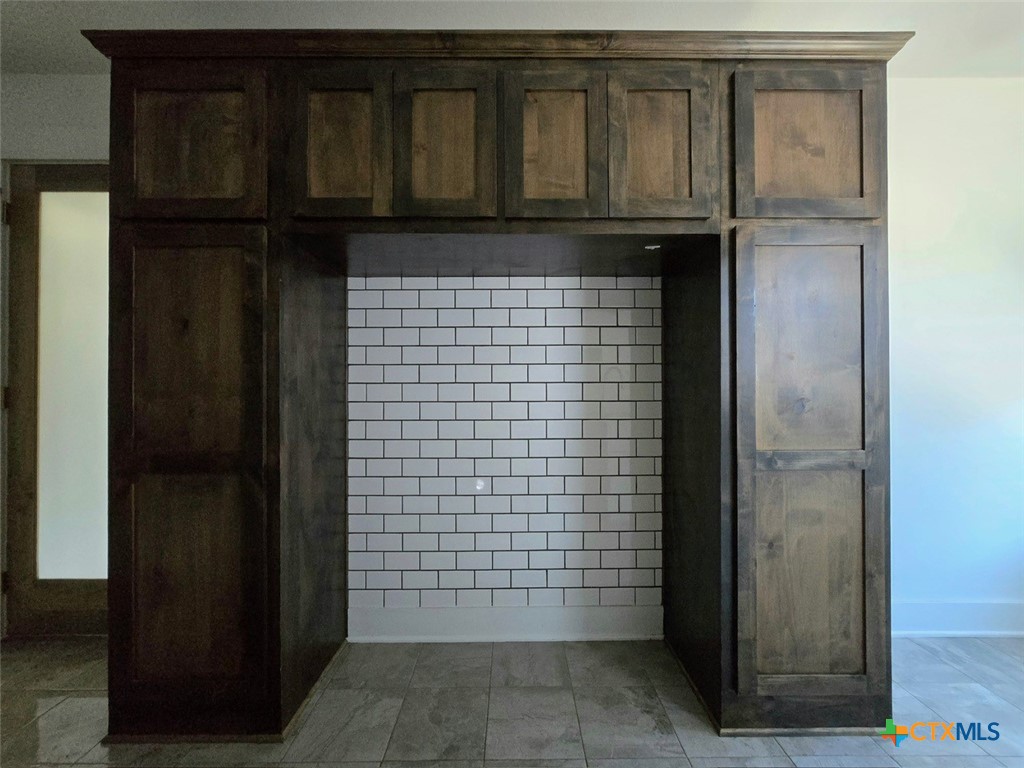 1005 Bridge Street Lampasas, TX 76550 - Photo 13 of 29 a view of entryway