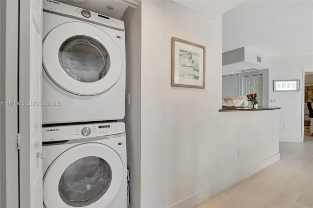 a close up view of a washer and dryer
