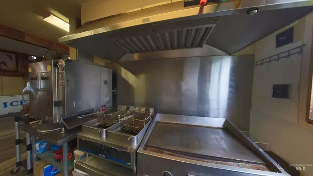 $205,000 | 5588 Highway 8, Deary, ID 83823