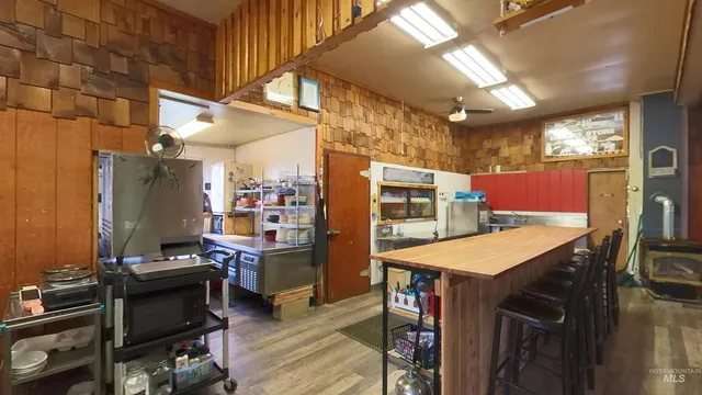 $205,000 | 5588 Highway 8, Deary, ID 83823