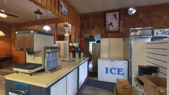 $205,000 | 5588 Highway 8, Deary, ID 83823