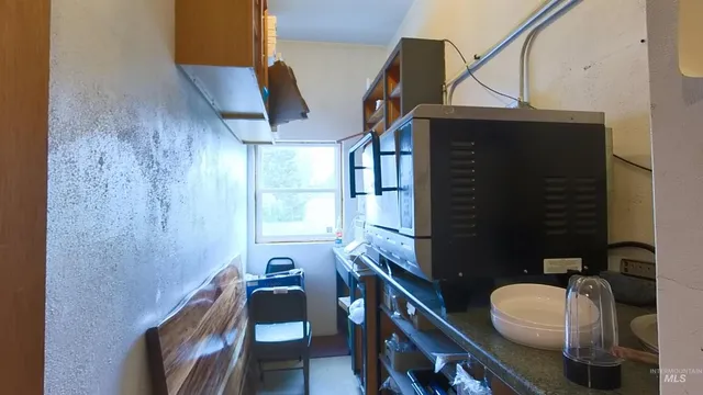 $205,000 | 5588 Highway 8, Deary, ID 83823