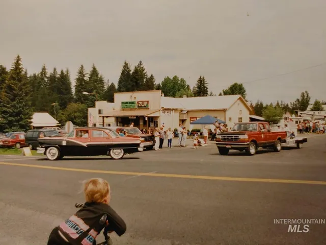 $205,000 | 5588 Highway 8, Deary, ID 83823