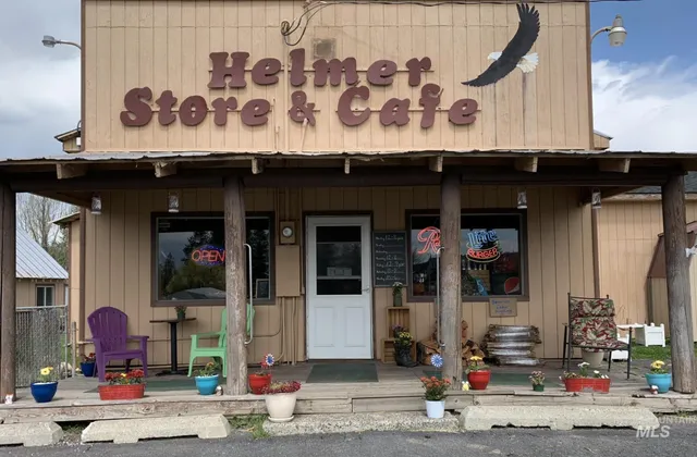 $205,000 | 5588 Highway 8, Deary, ID 83823