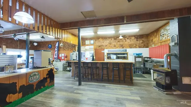 $205,000 | 5588 Highway 8, Deary, ID 83823