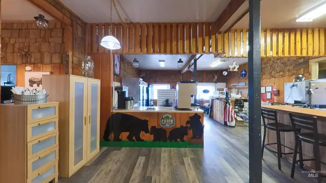 $205,000 | 5588 Highway 8, Deary, ID 83823