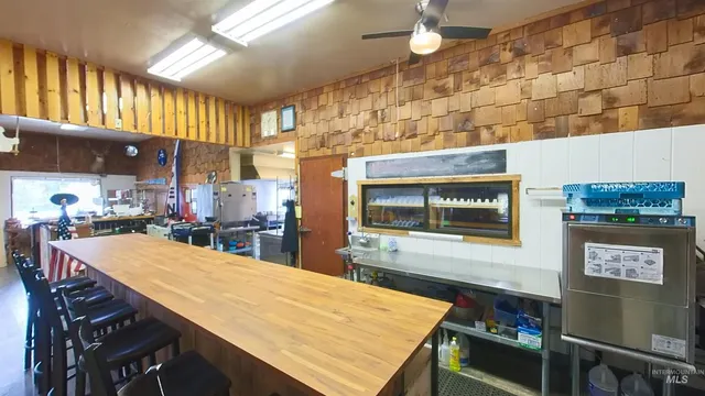 $205,000 | 5588 Highway 8, Deary, ID 83823