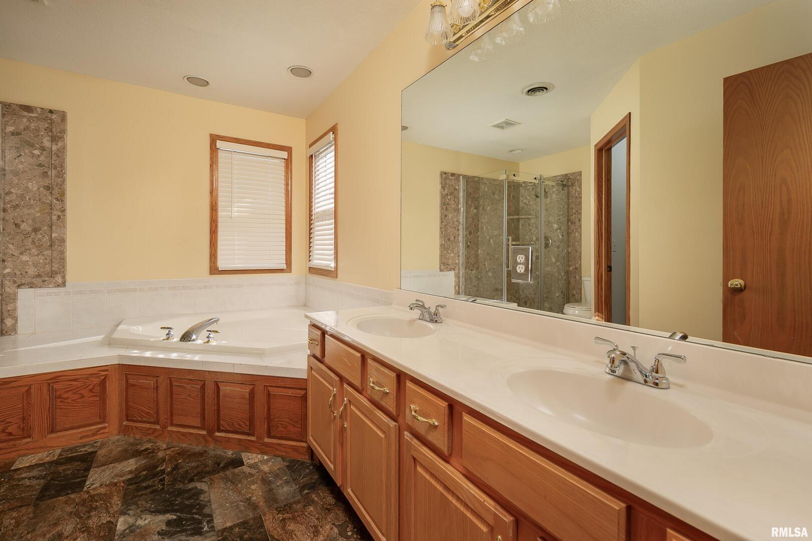 4005 Raleigh Avenue Bettendorf, IA 52722 - Photo 13 of 26