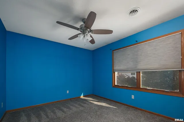 $3,250 | 4005 Raleigh Avenue, Bettendorf, IA 52722