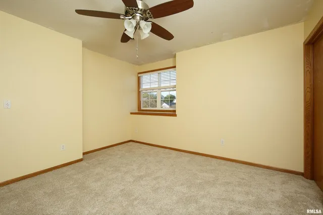 $3,250 | 4005 Raleigh Avenue, Bettendorf, IA 52722