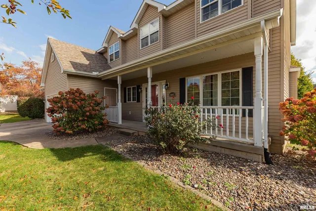 $3,250 | 4005 Raleigh Avenue, Bettendorf, IA 52722