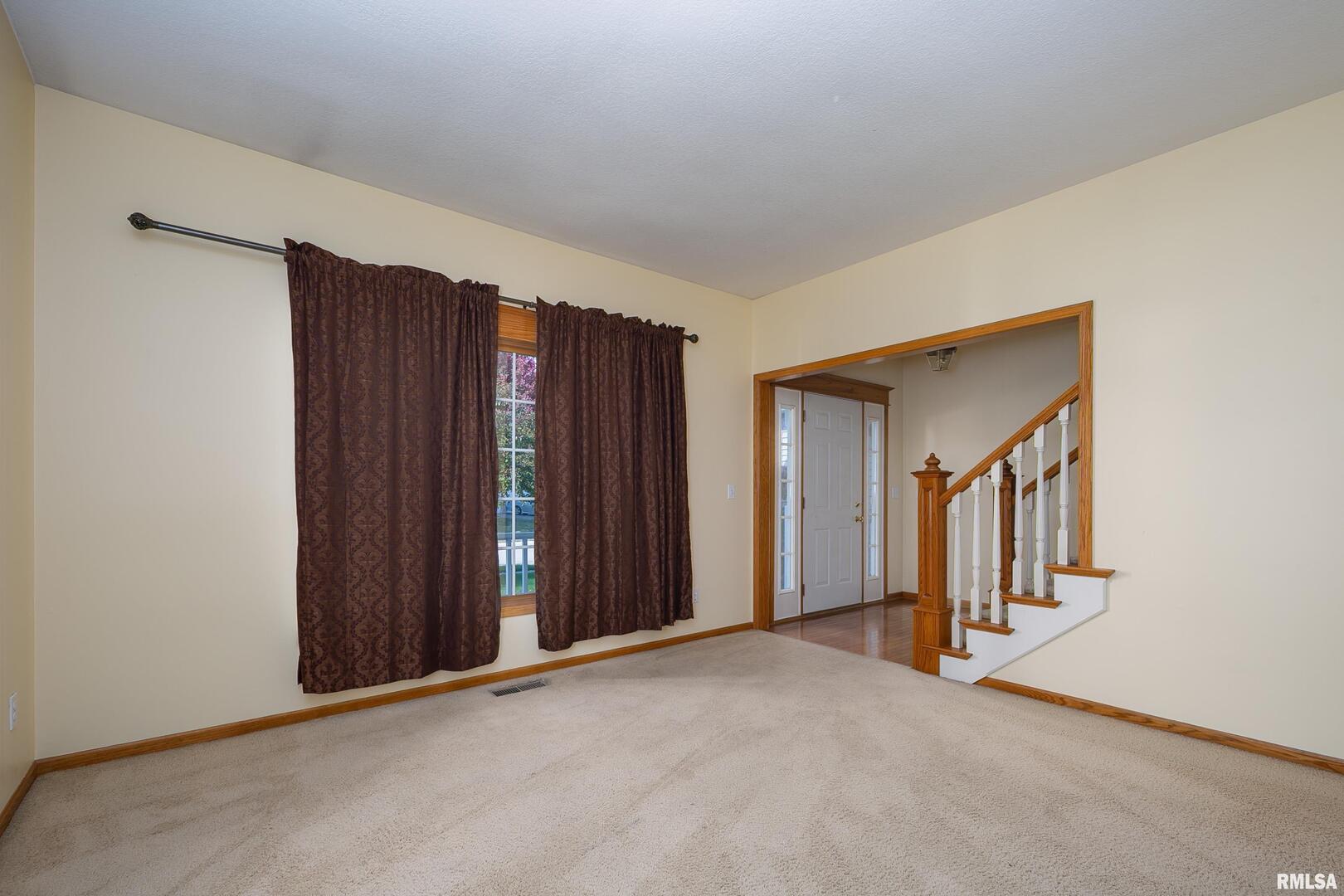 4005 Raleigh Avenue Bettendorf, IA 52722 - Photo 8 of 26