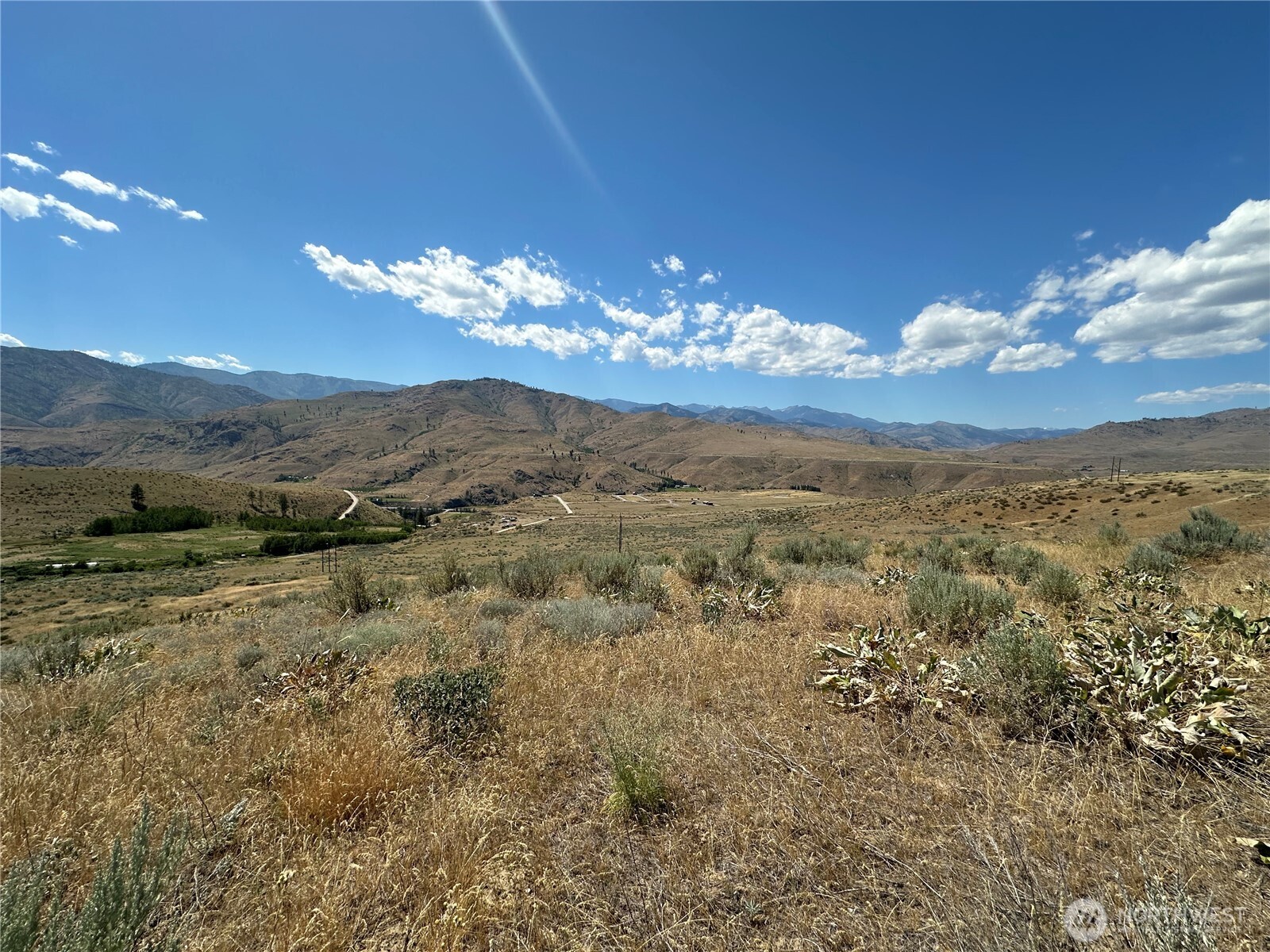 -tbd Peterson Rnch Road Pateros, WA 98846 - Photo 19 of 20 a view of a city with a mountain