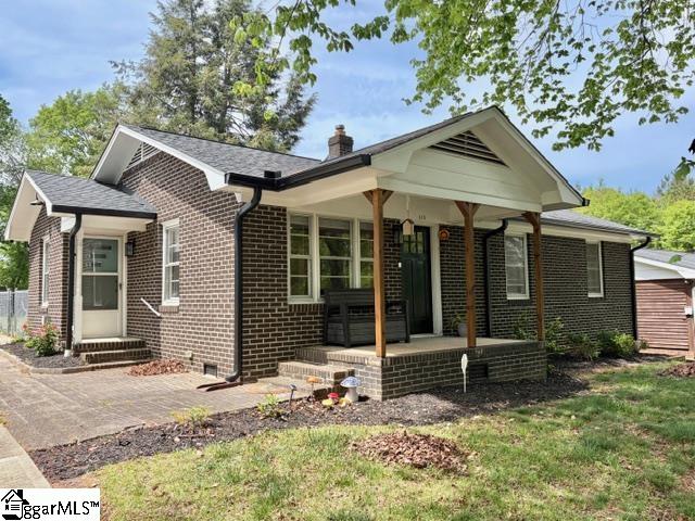 515 Ridgewood Drive Greer, SC 29651 - Photo 2 of 27