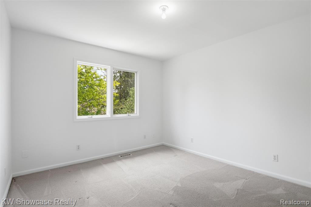 3345 East Commerce Road Commerce Township, MI 48382 - Photo 42 of 51