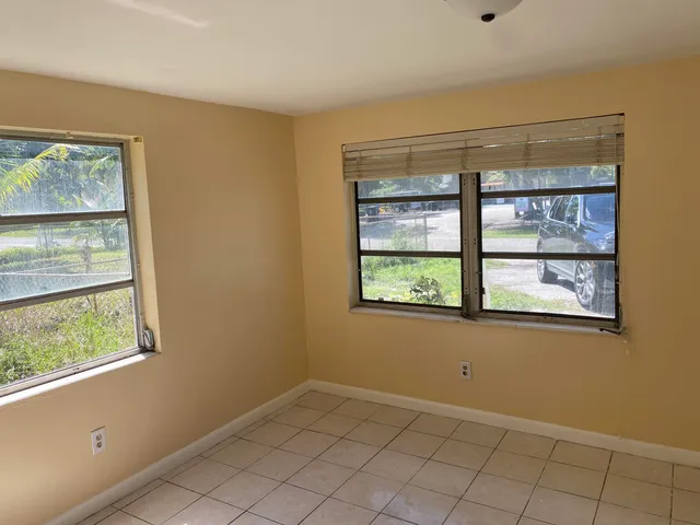 a view of empty room with window
