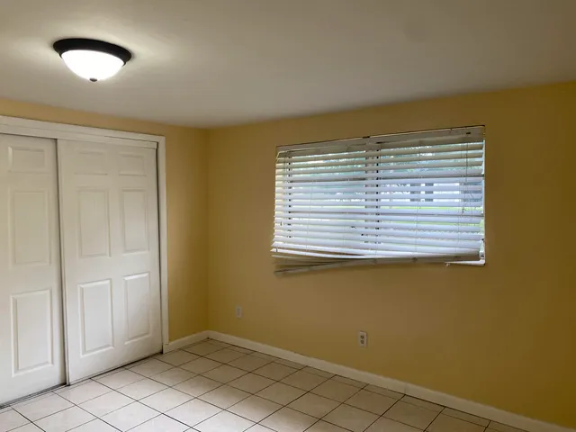 a view of empty room with window