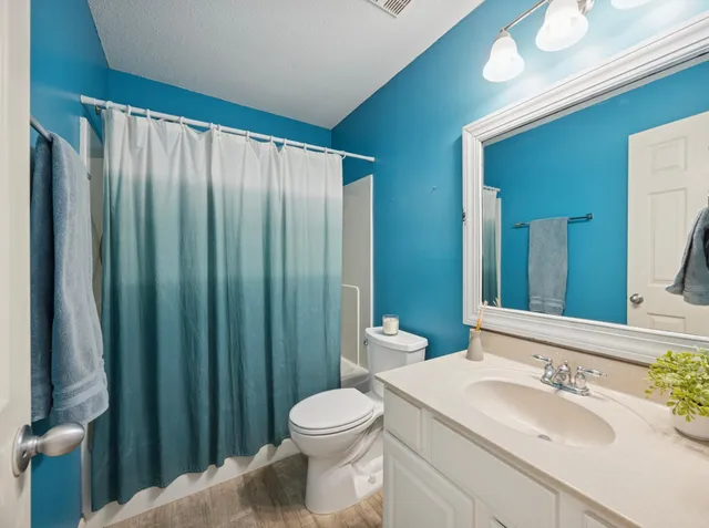 $280,000 | 2814 Spy Glass Drive, Chaska, MN 55318