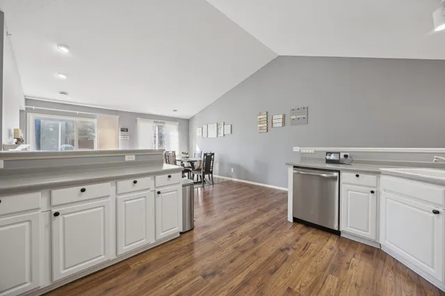 $280,000 | 2814 Spy Glass Drive, Chaska, MN 55318