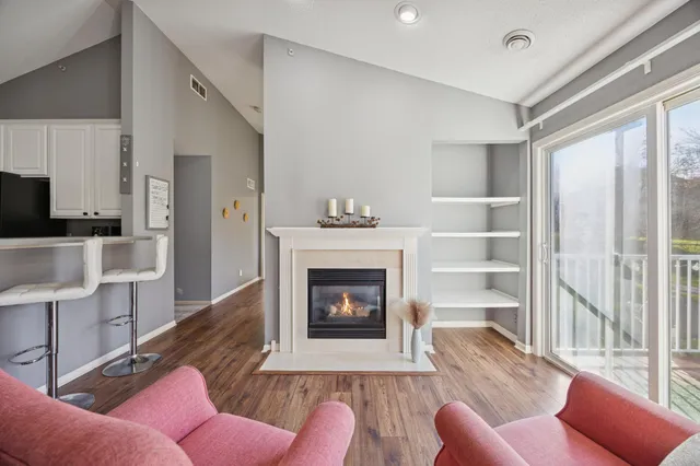 $280,000 | 2814 Spy Glass Drive, Chaska, MN 55318