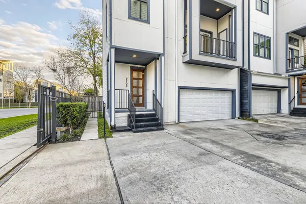 $534,900 | 2208 Arabelle Street, Houston, TX 77007