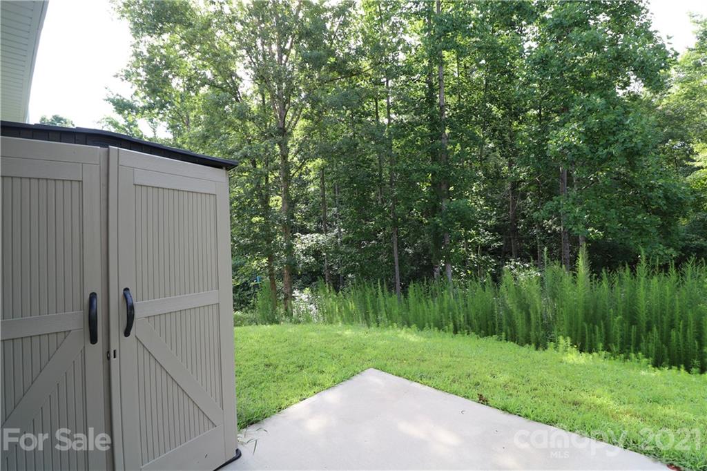 440 Danielle Way Fort Mill, SC 29715 - Photo 10 of 19 a view of a back yard