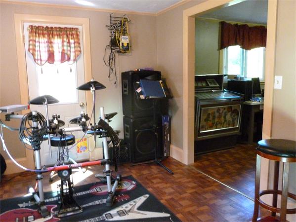 82 Knower Road Westminster, MA 01473 - Photo 7 of 18 Gallery Image 7