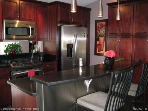 2326 Milverton Road Troy, MI 48083 - Photo 6 of 12 Copy of kitchen.jpg