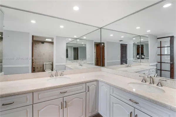 $3,200 | 6039 Collins Avenue, Unit 1229, Miami Beach, FL 33140