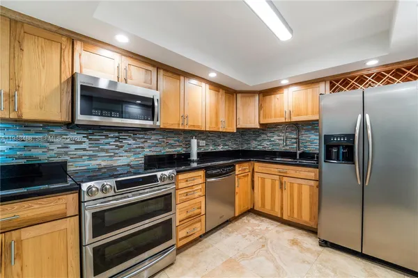 $3,200 | 6039 Collins Avenue, Unit 1229, Miami Beach, FL 33140