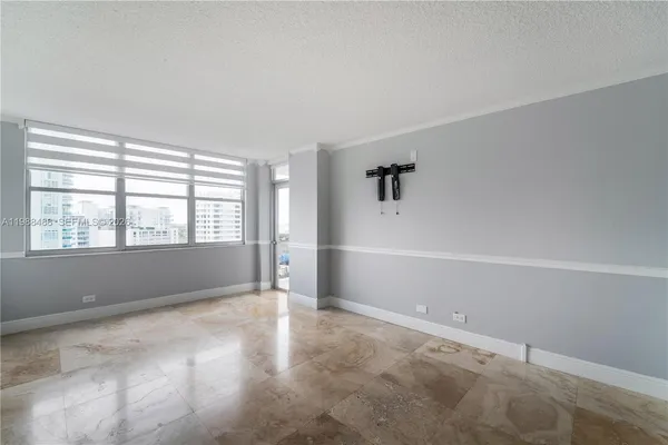 $3,200 | 6039 Collins Avenue, Unit 1229, Miami Beach, FL 33140