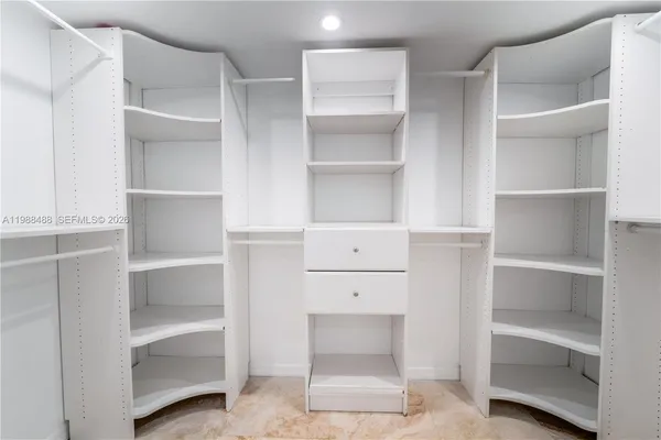 $3,200 | 6039 Collins Avenue, Unit 1229, Miami Beach, FL 33140