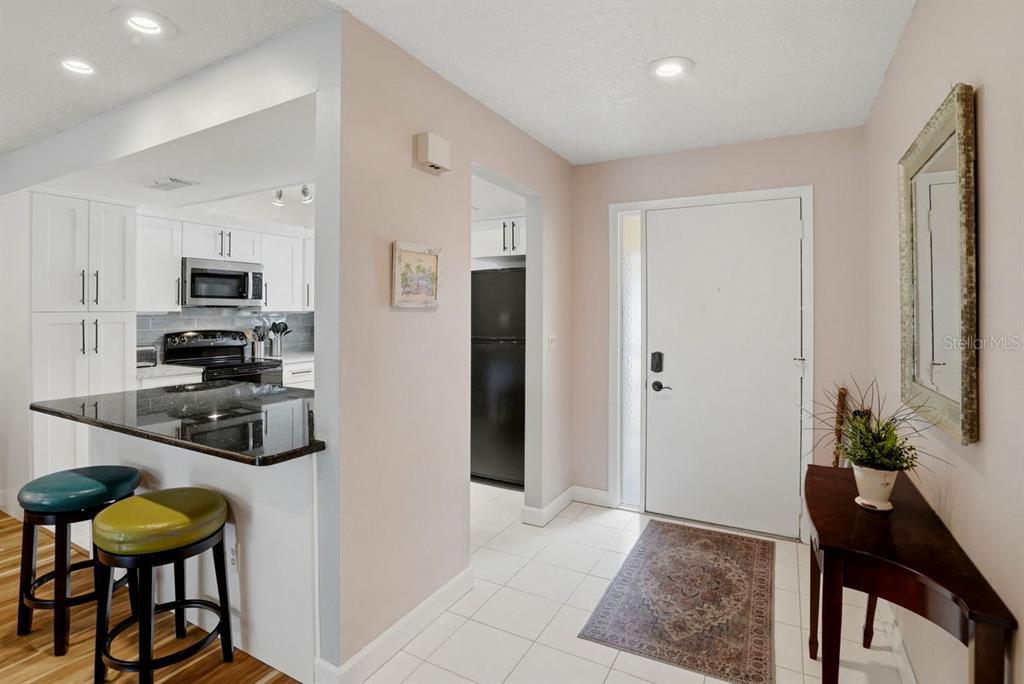 2538 Oakleaf Lane, Unit 33B Clearwater, FL 33763 - Photo 6 of 60