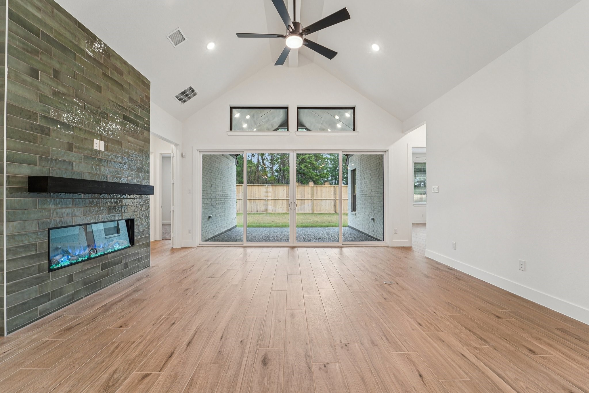 13091 Whitewater Way Conroe, TX 77302 - Photo 10 of 48 Representative Photo