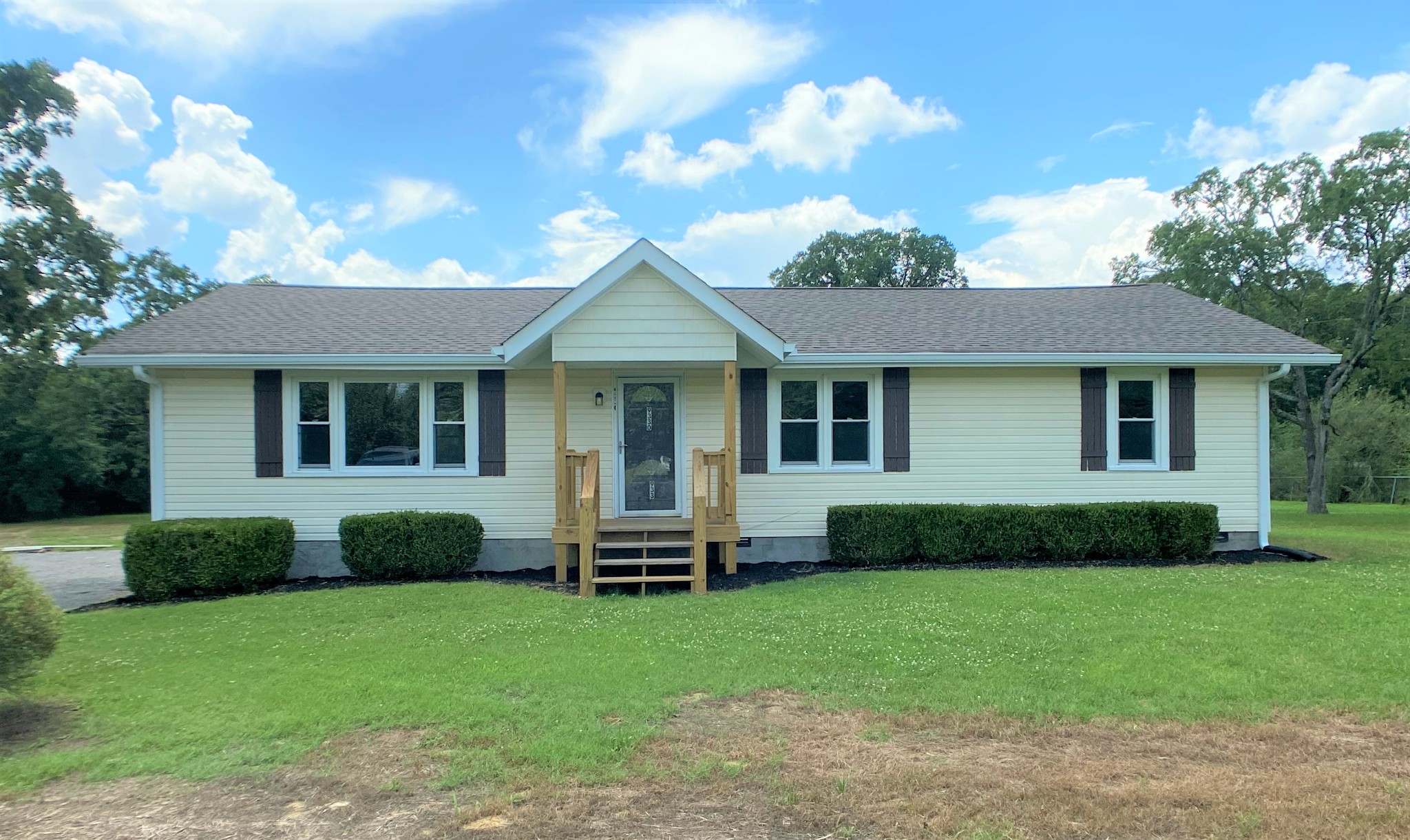 9330 Murfreesboro Road Lebanon, TN 37090 - Photo 1 of 18