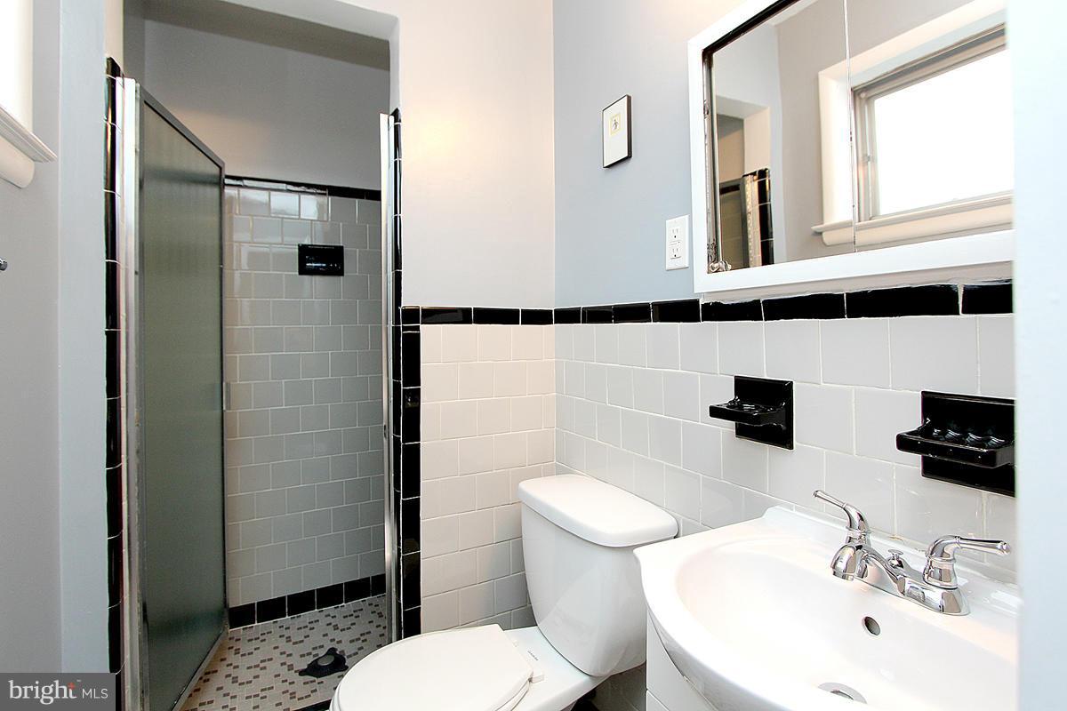 2108 Porter Road Silver Spring, MD 20910 - Photo 20 of 30 Bath