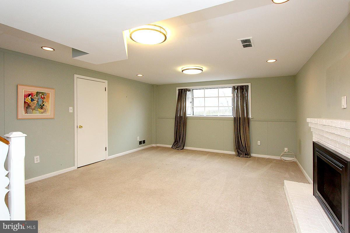 2108 Porter Road Silver Spring, MD 20910 - Photo 25 of 30 Family Room
