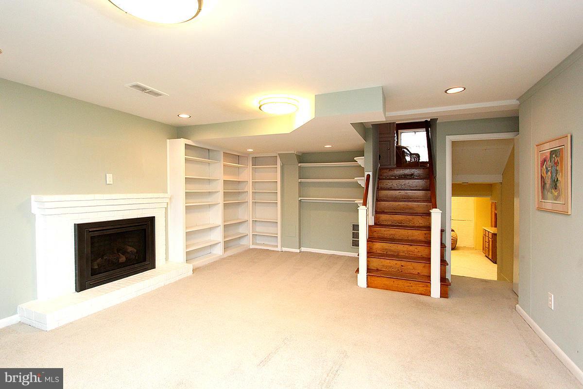 2108 Porter Road Silver Spring, MD 20910 - Photo 26 of 30 Family Room