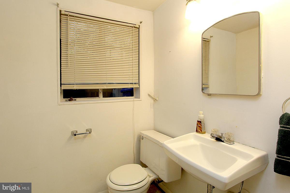 2108 Porter Road Silver Spring, MD 20910 - Photo 28 of 30 Bath