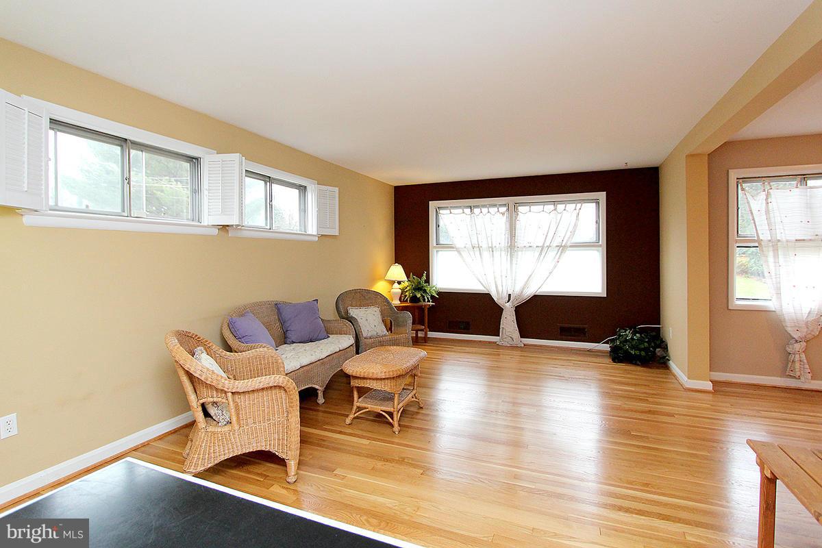 2108 Porter Road Silver Spring, MD 20910 - Photo 4 of 30 Living Room