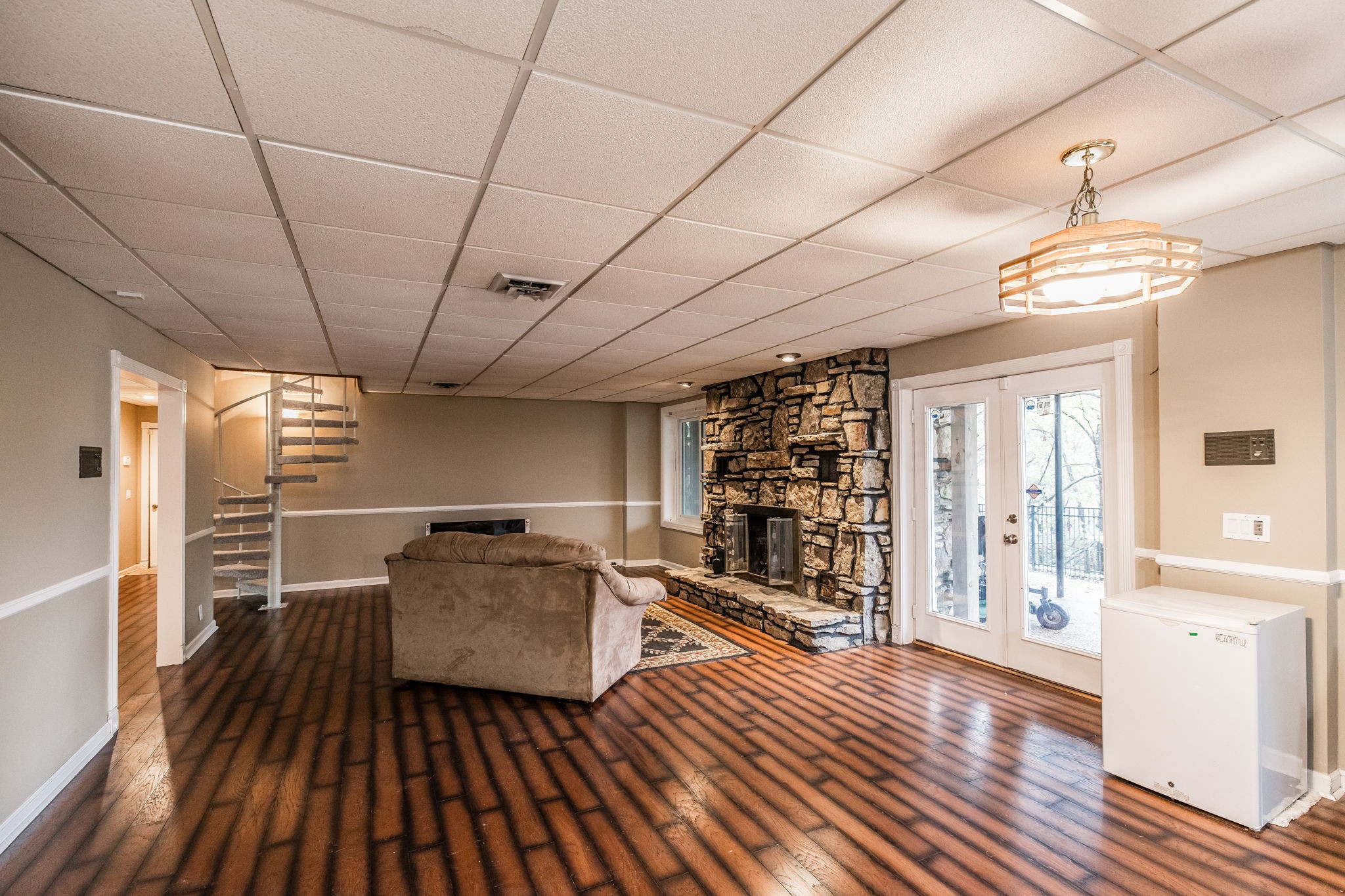 181 Lake Valley Road Hendersonville, TN 37075 - Photo 45 of 60 a living room with furniture and a wooden floor