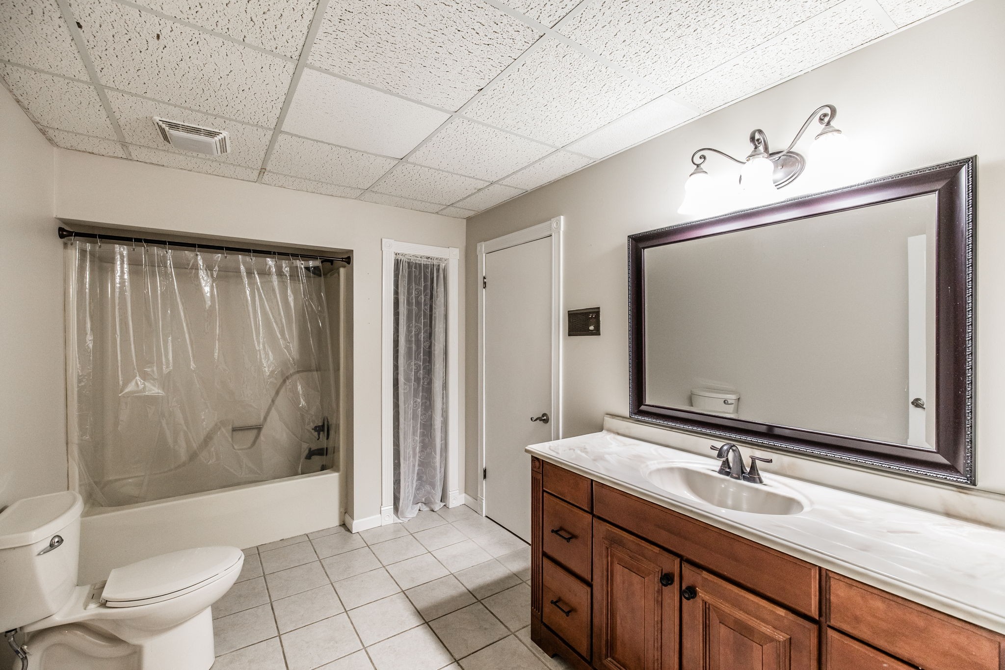 181 Lake Valley Road Hendersonville, TN 37075 - Photo 51 of 60 a bathroom with a sink a toilet and shower