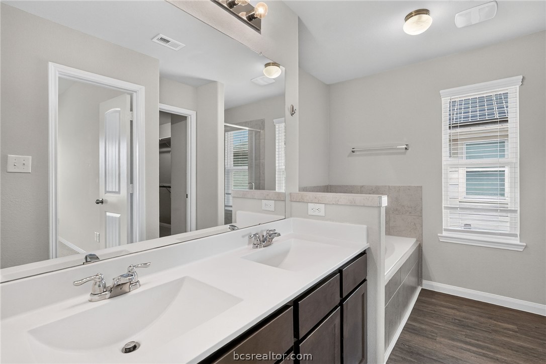 4702 Los Pines Way Bryan, TX 77807 - Photo 17 of 36 Gallery Image 17