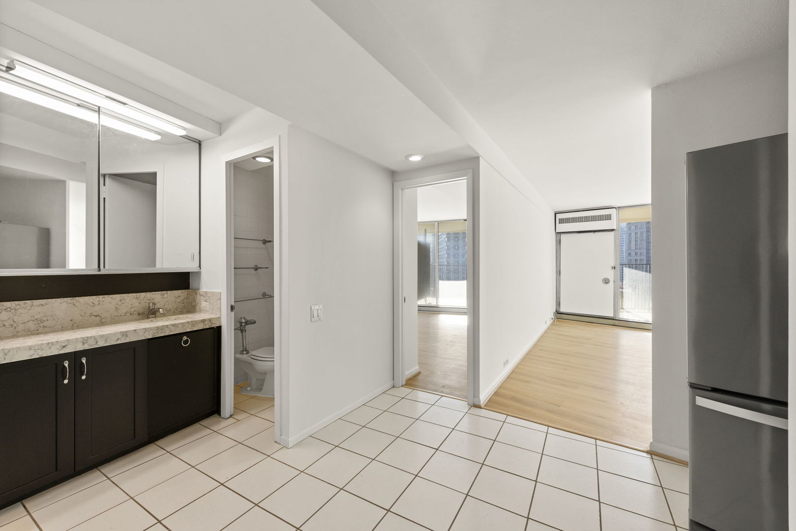 300 North State Street, Unit 3235 Chicago, IL 60654 - Photo 16 of 29