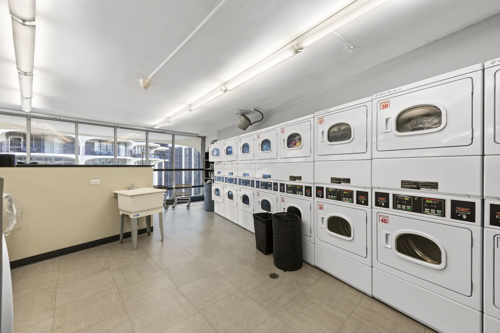 300 North State Street, Unit 3235 Chicago, IL 60654 - Photo 21 of 29